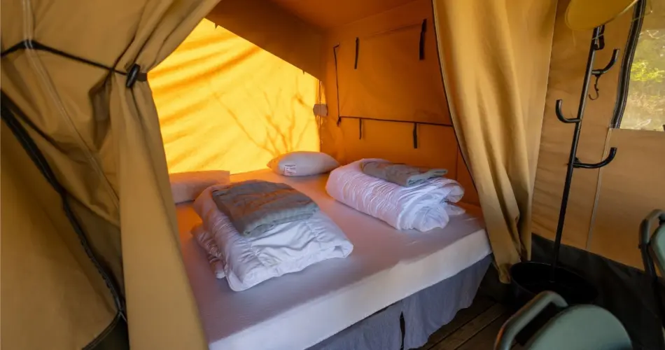 Safari escape lodge tweepersoonsbed slaapkamer