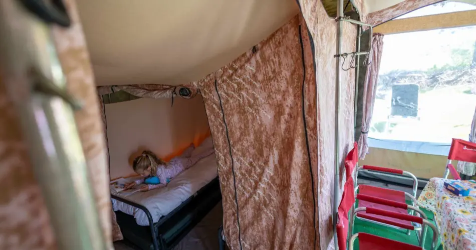 Glamlodge tent bed kind