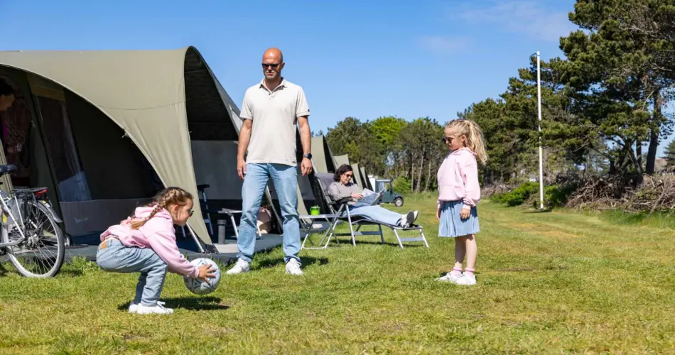 Glamlodge tent gezin spelen