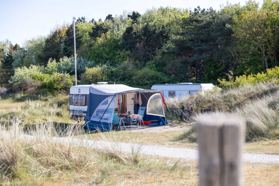Caravan camperplaats in duinen duinoord