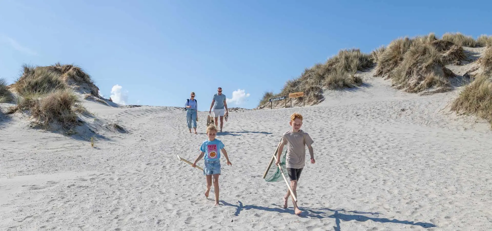 Strand ameland duinen gezin