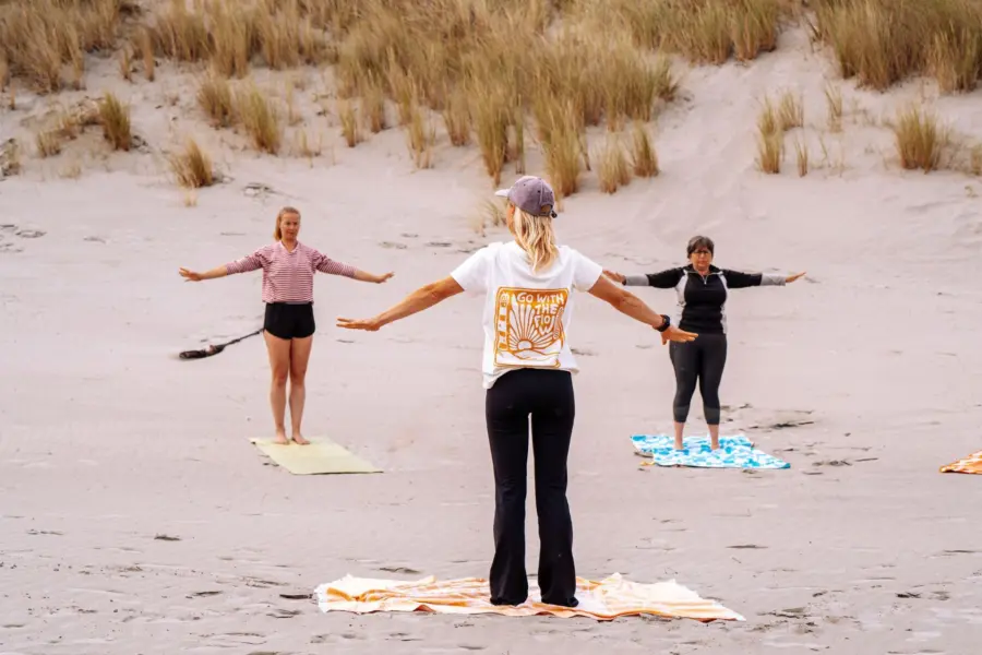 Yoga strand animatie duinoord