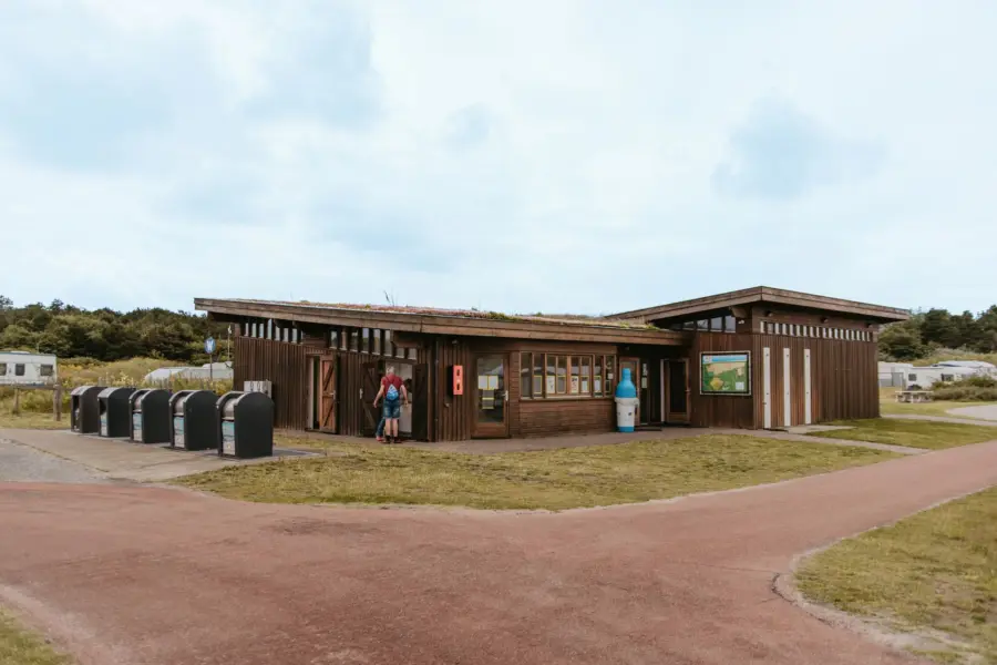 Toiletgebouw strandcamping duinoord afval scheiden green key