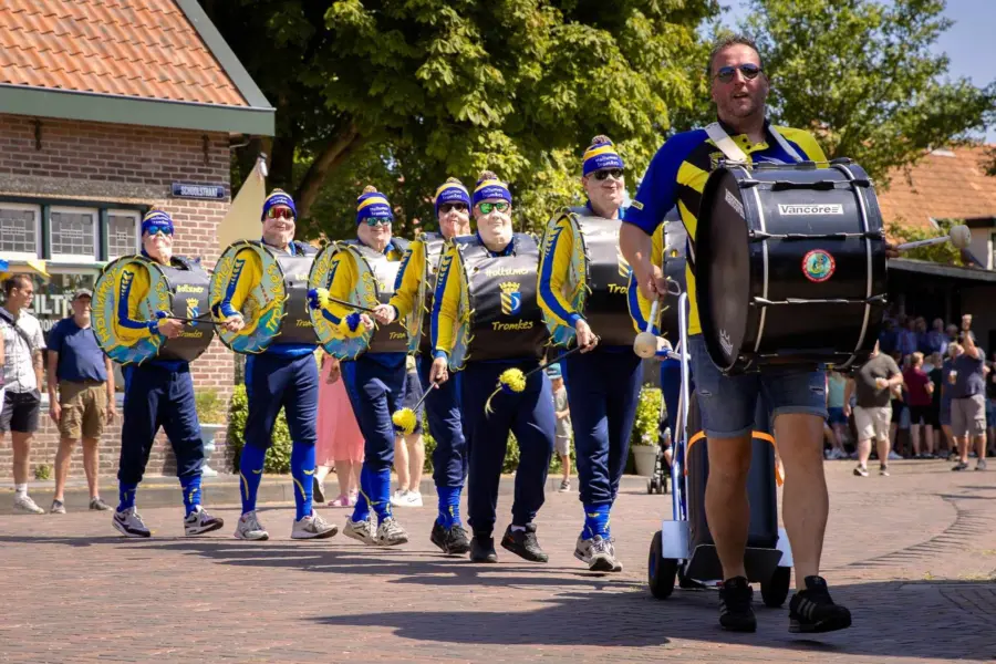 Hollumer gromkes muziek bootwateren hollum