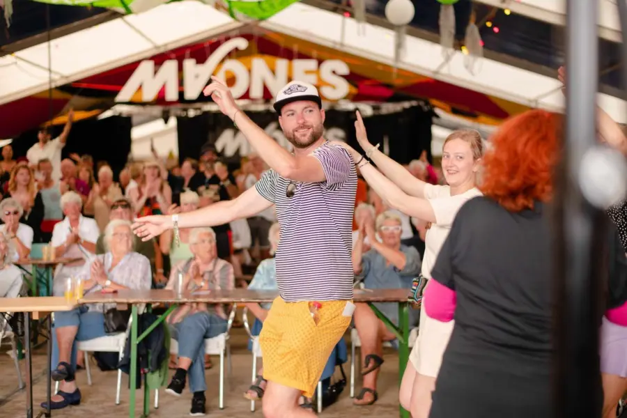 Madnes festival teddy houtkamp