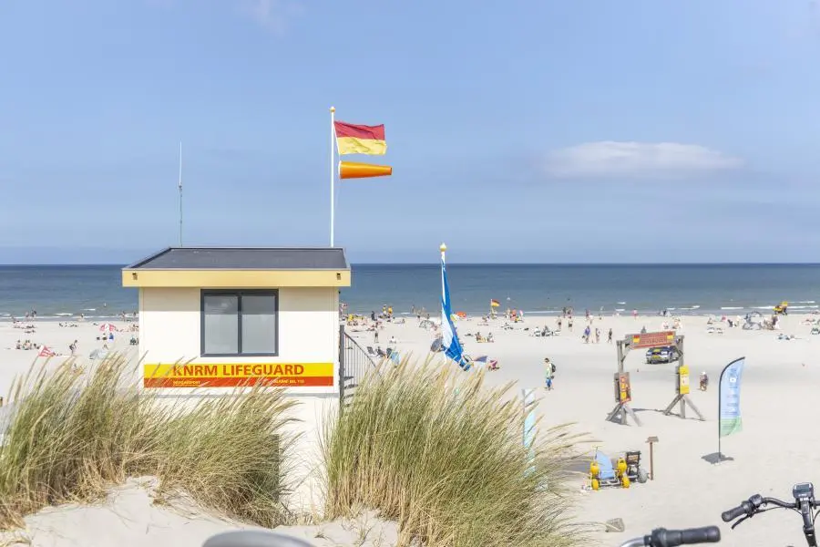 Strand nes ameland badstrand